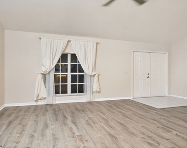 11580 Forest Mere Dr - Photo Thumbnail 9