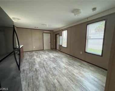 12120 Cactus Drive - Photo Thumbnail 7