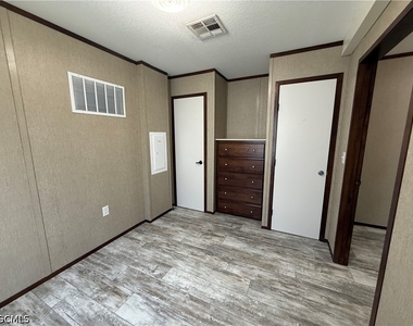 12120 Cactus Drive - Photo Thumbnail 9