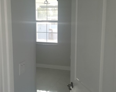 653 Foxchase Drive - Photo Thumbnail 31