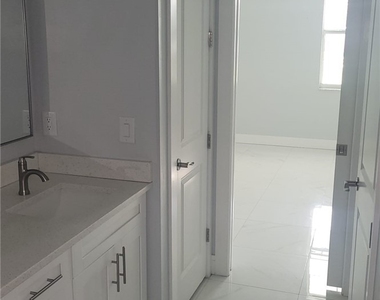 653 Foxchase Drive - Photo Thumbnail 18