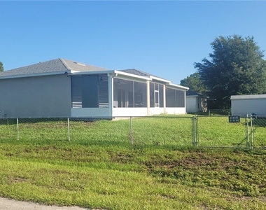 653 Foxchase Drive - Photo Thumbnail 4
