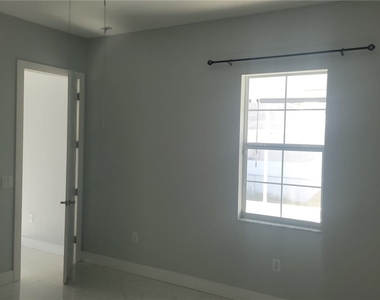 653 Foxchase Drive - Photo Thumbnail 21