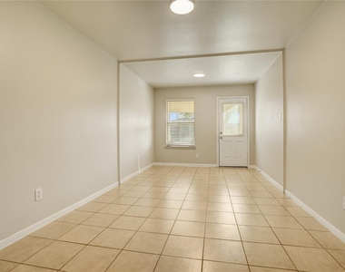 822 Crabapple Way - Photo Thumbnail 8