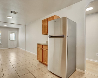 822 Crabapple Way - Photo Thumbnail 7