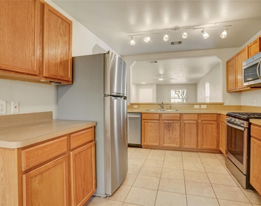 822 Crabapple Way - Photo Thumbnail 6