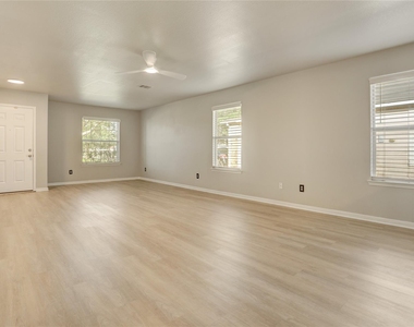 822 Crabapple Way - Photo Thumbnail 4
