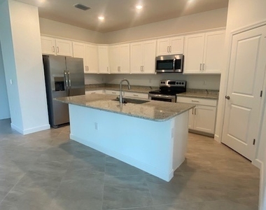 11211 Timber Creek Drive - Photo Thumbnail 4