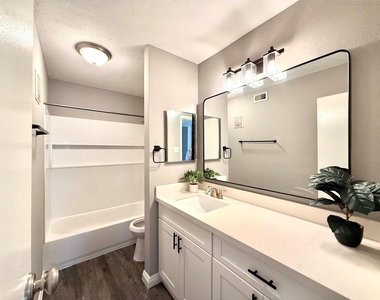 7200 W T C Jester Boulevard - Photo Thumbnail 15