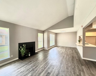 7200 W T C Jester Boulevard - Photo Thumbnail 4