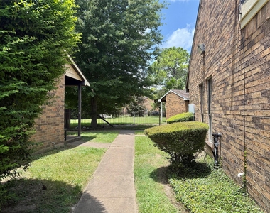 7200 W T C Jester Boulevard - Photo Thumbnail 19