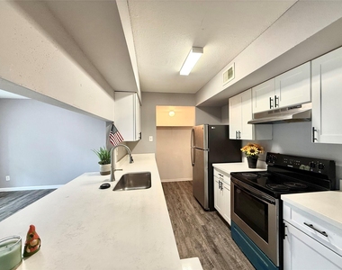 7200 W T C Jester Boulevard - Photo Thumbnail 6