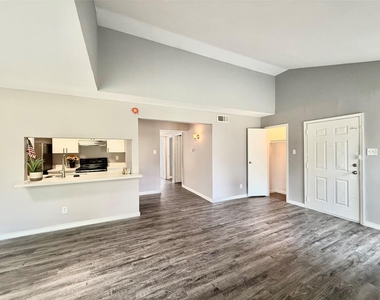 7200 W T C Jester Boulevard - Photo Thumbnail 5