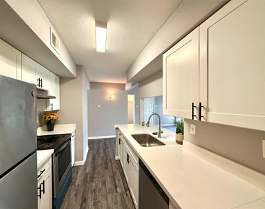 7200 W T C Jester Boulevard - Photo Thumbnail 8