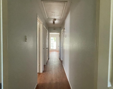 3103 Sam Houston Drive - Photo Thumbnail 19