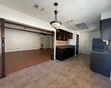 3103 Sam Houston Drive - Photo Thumbnail 21