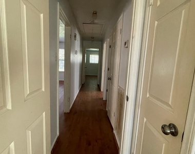3103 Sam Houston Drive - Photo Thumbnail 14