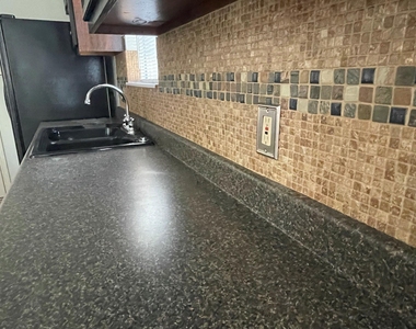 3103 Sam Houston Drive - Photo Thumbnail 7