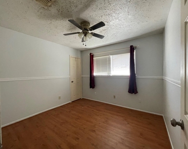 3103 Sam Houston Drive - Photo Thumbnail 17