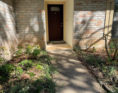 3103 Sam Houston Drive - Photo Thumbnail 25