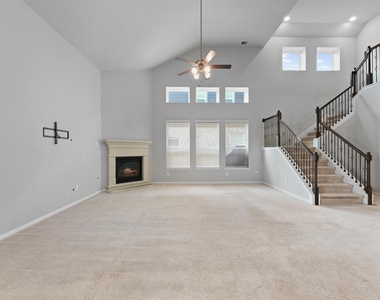 5443 Grand View Drive - Photo Thumbnail 4