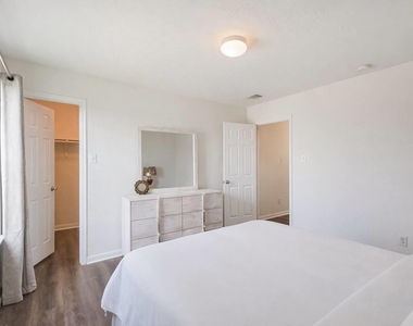 18607 Shavano Court - Photo Thumbnail 29