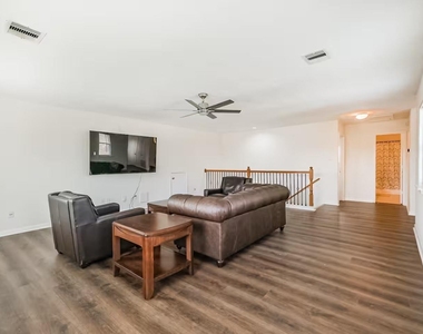 18607 Shavano Court - Photo Thumbnail 7