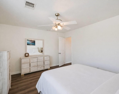 18607 Shavano Court - Photo Thumbnail 32