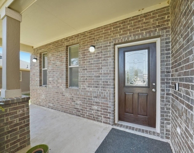 18607 Shavano Court - Photo Thumbnail 3