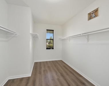 18607 Shavano Court - Photo Thumbnail 22