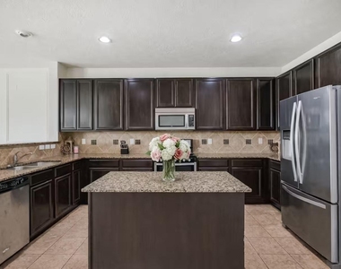 18607 Shavano Court - Photo Thumbnail 14