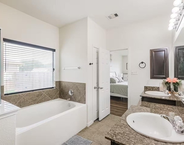 18607 Shavano Court - Photo Thumbnail 19