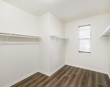 18607 Shavano Court - Photo Thumbnail 23