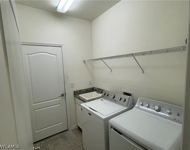 9353 Glenforest Drive - Photo Thumbnail 18