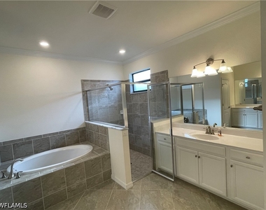 9353 Glenforest Drive - Photo Thumbnail 11