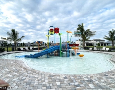 11465 Canopy Loop - Photo Thumbnail 20