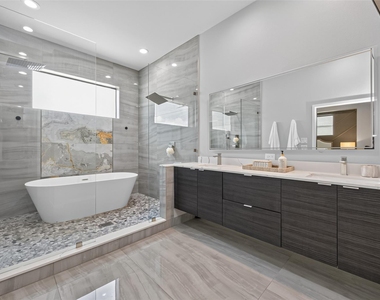 607 Memorial Heights Drive - Photo Thumbnail 22