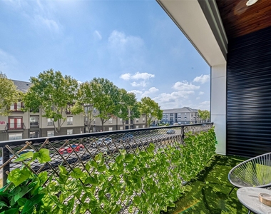 607 Memorial Heights Drive - Photo Thumbnail 39