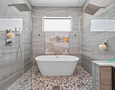 607 Memorial Heights Drive - Photo Thumbnail 23