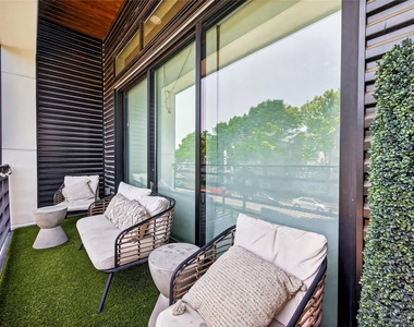 607 Memorial Heights Drive - Photo Thumbnail 30