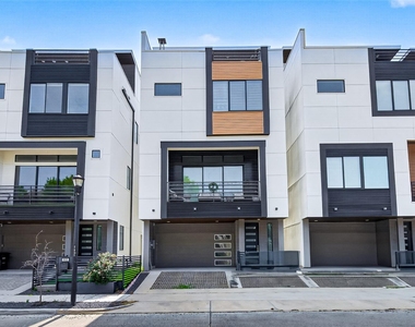 607 Memorial Heights Drive - Photo Thumbnail 1