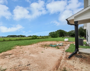 20103 Highway 36 - Unit A - Photo Thumbnail 6
