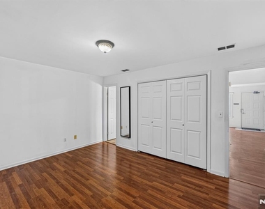 224b Washington - Photo Thumbnail 15