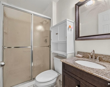 224b Washington - Photo Thumbnail 17
