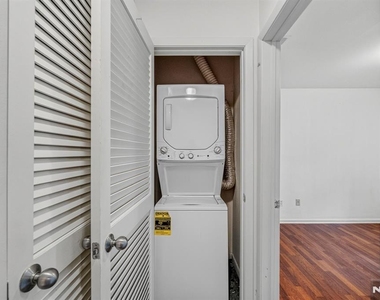 224b Washington - Photo Thumbnail 11