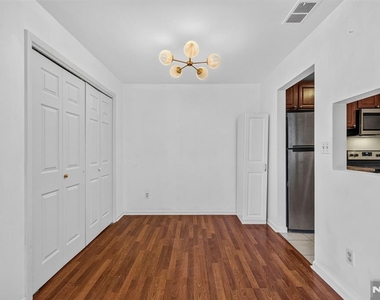 224b Washington - Photo Thumbnail 5