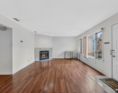 224b Washington - Photo Thumbnail 1