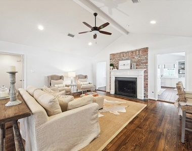 737 Country Lane - Photo Thumbnail 11