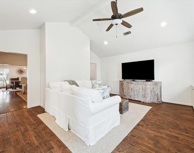 737 Country Lane - Photo Thumbnail 17