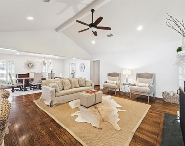 737 Country Lane - Photo Thumbnail 12